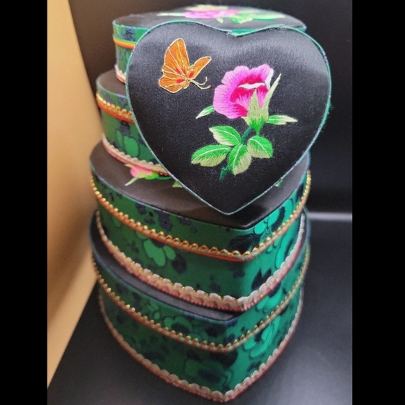 Vintage Set of 5 Nesting Baskets - Picture 5 of 7